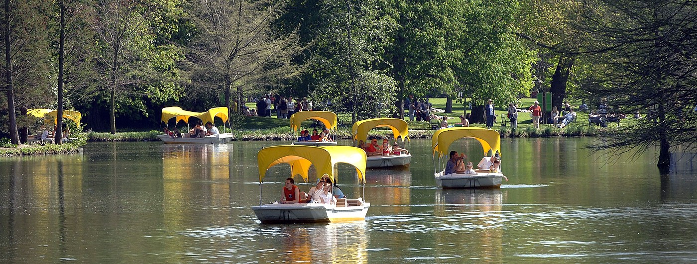 Floating Boats in Luisenpark Mannheim