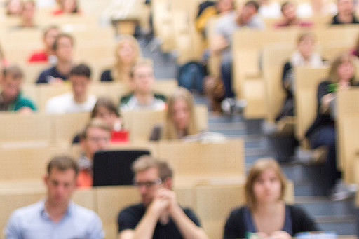 Studierende in einem Hörsaal