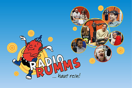 Radio Rumms Logo auf blauem Hintergrund, dabei auch Fotos von Gästen wie Bülent Ceylan in runden Bildern vor dem blauen Hintergrund